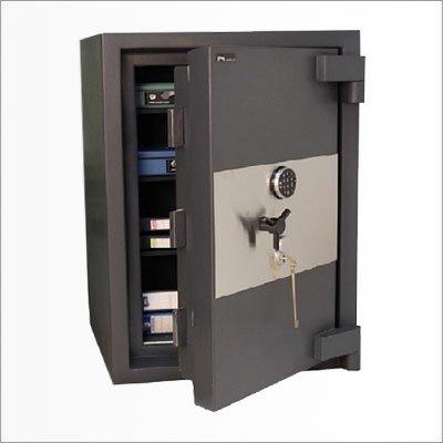 Огневзломостойкий сейф Defender Pro 524 EL+KL